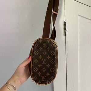 Louis Vuitton Gange Pochette Monogram Canvas
